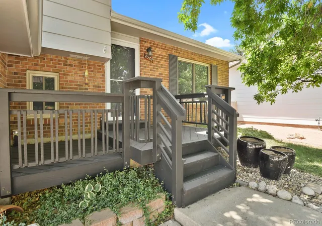 2nd image of 8962 W Temple Pl, Littleton, CO 80123 | MLS# 8500794