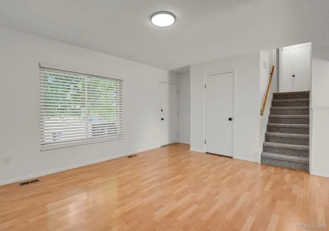 Photo 4 of Single family home for sale at 8962 W Temple Pl, Littleton, CO 80123 | MLS# 8500794 | Listing updated on 2026-09-19