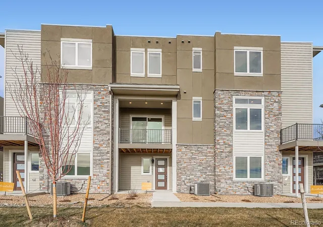 Townhouse for sale at 15538 W Washburn Ave #18, Lakewood, CO 80228 | MLS# 4881637