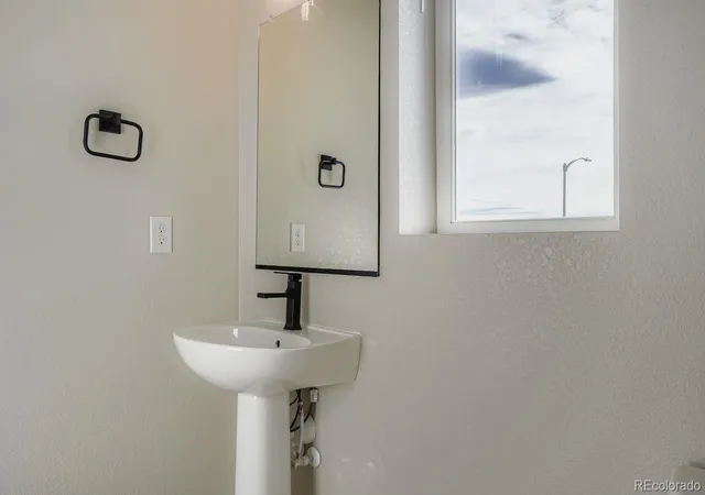 Photo 4 of Townhouse for sale at 15538 W Washburn Ave #18, Lakewood, CO 80228 | MLS# 4881637 | Listing updated on 2026-09-21