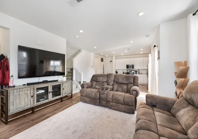 3rd image of 665 Cottonwood Ave, Bennett, CO 80102 | MLS# 7788543
