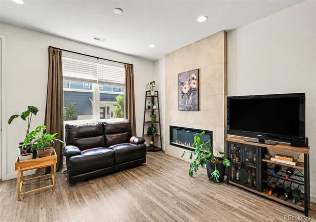 Photo 3 of Townhouse for sale at 7844 Horsebrush Ln #B, Littleton, CO 80125 | MLS# 7092272 | Listing updated on 2026-08-06
