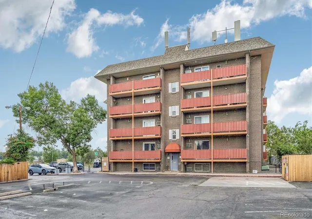 2nd image of 3047 W 47Th Ave, Denver, CO 80211