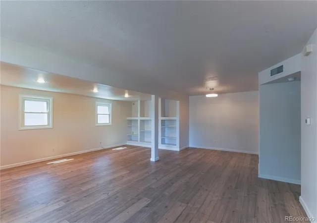 Photo 4 of Single family home for sale at 941 Zion St, Aurora, CO 80011 | MLS# 7047964 | Listing updated on 2026-09-23
