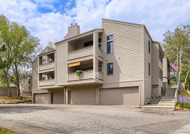 3rd image of 23656 Pondview Pl #C, Golden, CO 80401 | MLS# 5200990