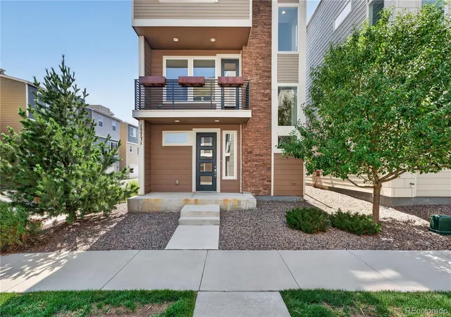 1st image of 15771 E Broncos Pl, Englewood, CO 80112 | MLS# 2828129