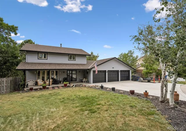 Photo 3 of Single family home for sale at 7226 Robb Dr, Arvada, CO 80005 | MLS# 8637646 | Listing updated on 2026-09-23