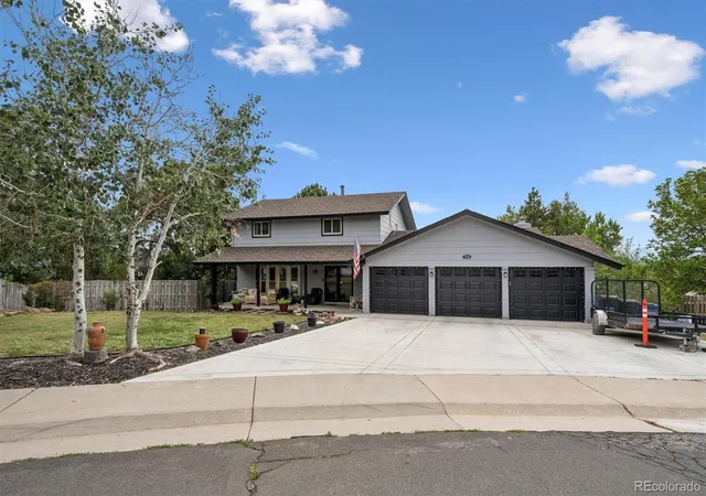 Photo 3 of Single family home for sale at 7226 Robb Dr, Arvada, CO 80005 | MLS# 8637646 | Listing updated on 2026-09-23