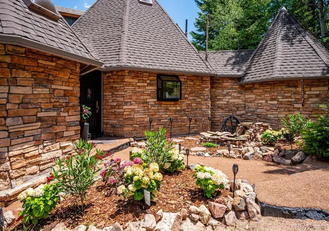 Photo 1 of Single family home for sale at 6528 Modoc Ln, Evergreen, CO 80439 | MLS# 6090145 | Listing updated on 2026-10-08