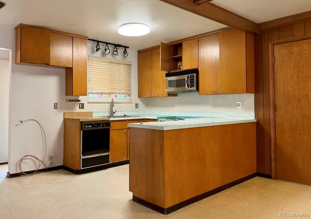 4th image of 1114 S Oakland St, Aurora, CO 80012 | MLS# 9147844
