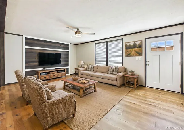 2nd image of 354 E Stewart Dr, Pueblo, CO 81007 | MLS# 8657537