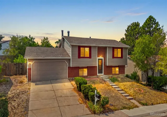 1st image of 17958 E Oxford Dr, Aurora, CO 80013 | MLS# 4689317