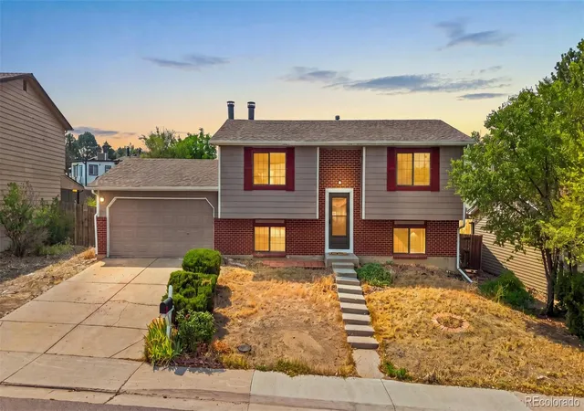 2nd image of 17958 E Oxford Dr, Aurora, CO 80013 | MLS# 4689317