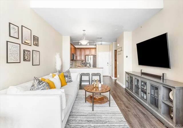 4th image of 8489 Cyn Rim Cir, Englewood, CO 80112