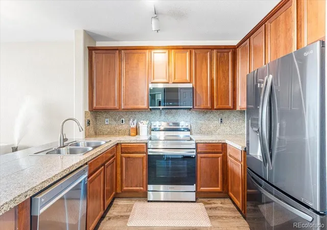 5th image of 8489 Cyn Rim Cir, Englewood, CO 80112