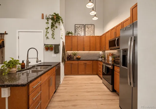 Listing Photo 4 - Condo for sale in building located at 4105 Tejon, Denver, CO 80211 - Unit #F