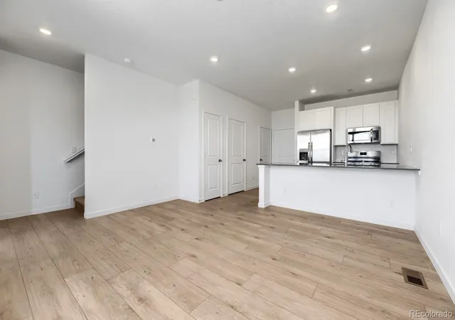 Photo 3 of Townhouse for sale at 16427 Standing Elk Dr, Parker, CO 80134 | MLS# 1813755 | Listing updated on 2026-10-06