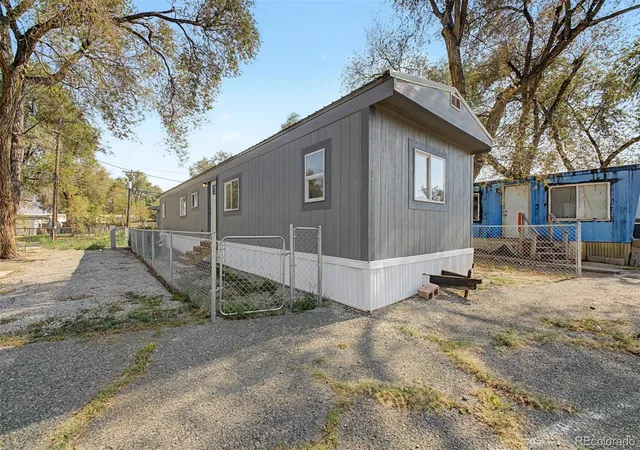 1st image of 2626 Lake Ave, Pueblo, CO 81004 | MLS# 5184181