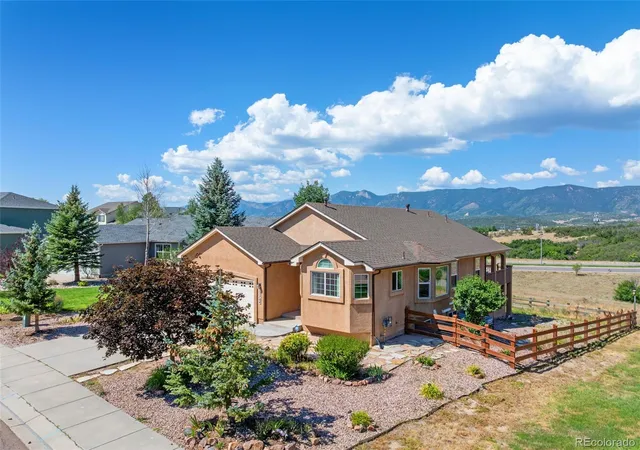 Photo 3 of Single family home for sale at 15704 Paiute Cir, Monument, CO 80132 | MLS# 6408234 | Listing updated on 2026-08-12