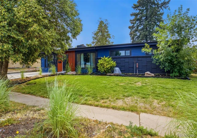 Photo 3 of Single family home for sale at 6139 S Broadway, Littleton, CO 80121 | MLS# 5056341 | Listing updated on 2026-09-17