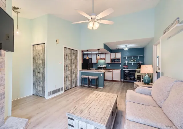 4th image of 8378 S Upham Wy #A303, Littleton, CO 80128 | MLS# 7652038