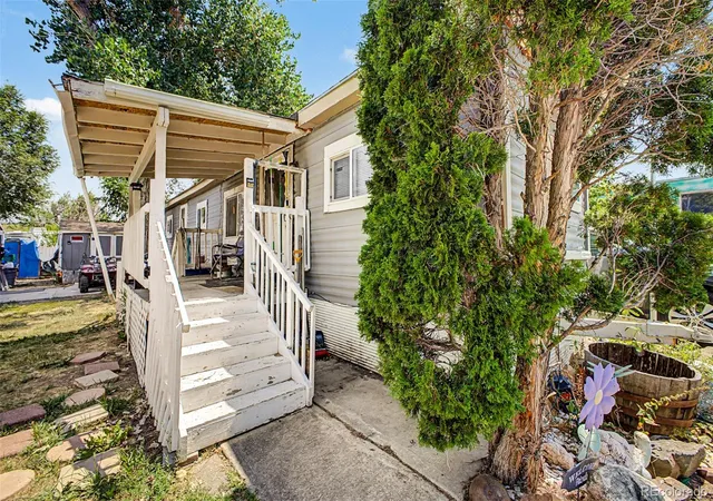 2nd image of 15150 S Golden Rd, Golden, CO 80401 | MLS# 4711559