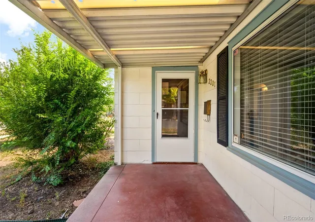 2nd image of 2201 S Franklin St, Denver, CO 80210 | MLS# 7630516