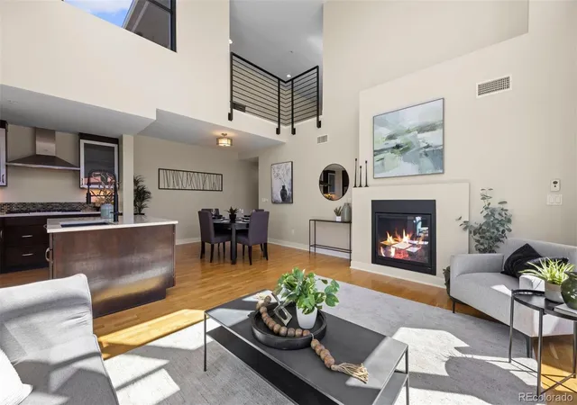 Listing Photo 4 - Condo for sale in building located at 360 S Lafayette St, Denver, CO 80209 - Unit #401