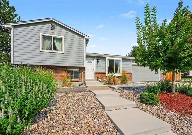 Photo 1 of Single family home for sale at 5600 S Queen St, Littleton, CO 80127 | MLS# 3381597 | Listing updated on 2026-10-01