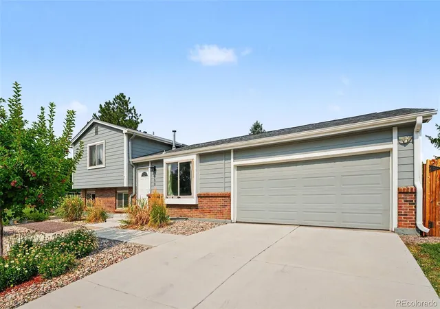 Photo 3 of Single family home for sale at 5600 S Queen St, Littleton, CO 80127 | MLS# 3381597 | Listing updated on 2026-10-01