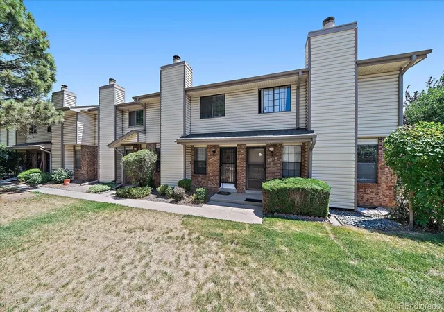 Photo 3 of Townhouse for sale at 1191 S Sable Blvd #G, Aurora, CO 80012 | MLS# 6220943 | Listing updated on 2026-09-04