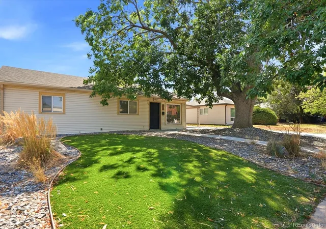 2nd image of 1180 Vaughn St, Aurora, CO 80011 | MLS# 3697064