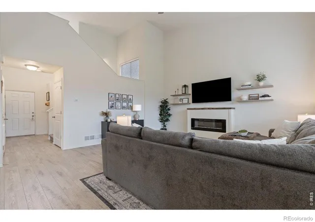 Photo 3 of Single family home for sale at 1827 Abundance Dr, Windsor, CO 80550 | MLS# IR1065798 | Listing updated on 2026-10-07