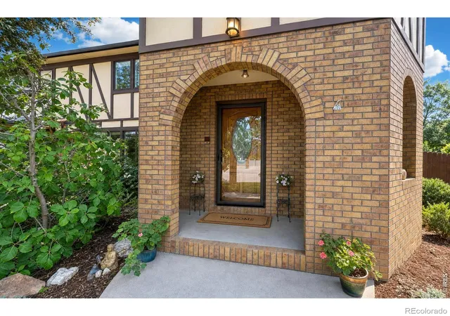 Photo 2 of Single family home for sale at 1224 Twin Peaks Cir, Longmont, CO 80503 | MLS# IR1065803 | Listing updated on 2026-09-25