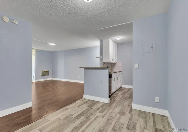 3rd image of 2281 S Vaughn Wy #104A, Aurora, CO 80014 | MLS# 7694955