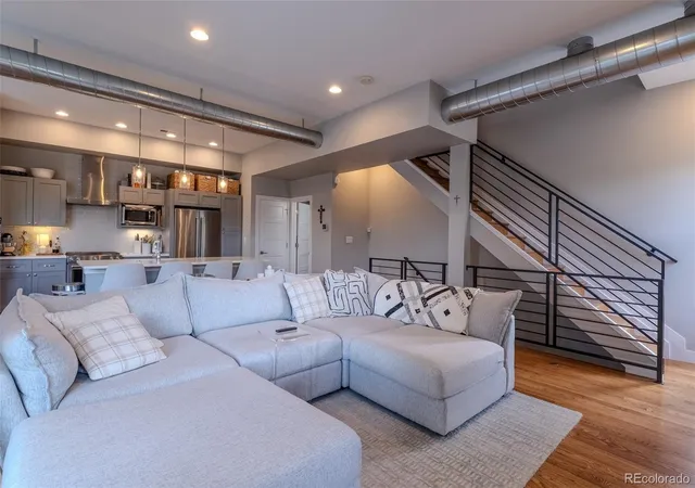 2nd image of 3318 S Washington St, Englewood, CO 80113 | MLS# 3053524