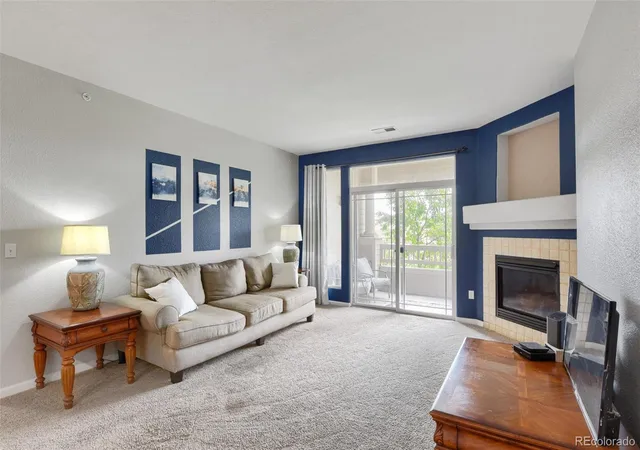 Listing Photo 4 - Condo for sale in building located at 8520 S Holland Ln, Littleton, CO 80128 - Unit #204