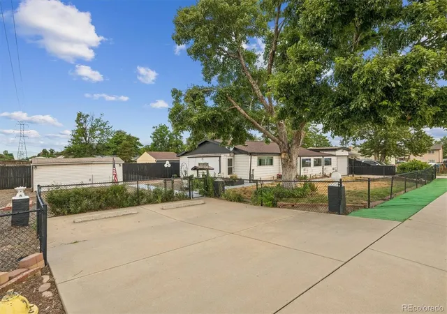 3rd image of 6921 Quebec St, Commerce City, CO 80022 | MLS# 9680956