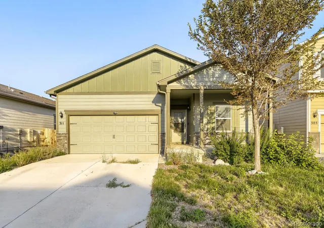 1st image of 311 Maple St, Bennett, CO 80102 | MLS# 9742894