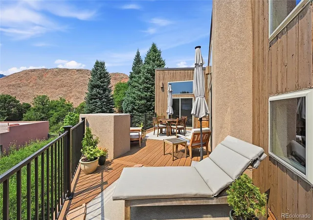 Photo 4 of Single family home for sale at 10606 Brown Fox Trl, Littleton, CO 80125 | MLS# 8454167 | Listing updated on 2026-10-22