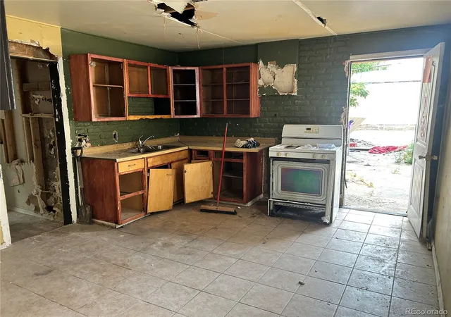Photo 3 of Single family home for sale at 619 E 11th Street, Pueblo, CO 81001 | MLS# 6050131 | Listing updated on 2026-09-23