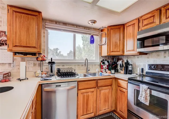 2nd image of 544 Timberline Pl, Highlands Ranch, CO 80126 | MLS# 1955747