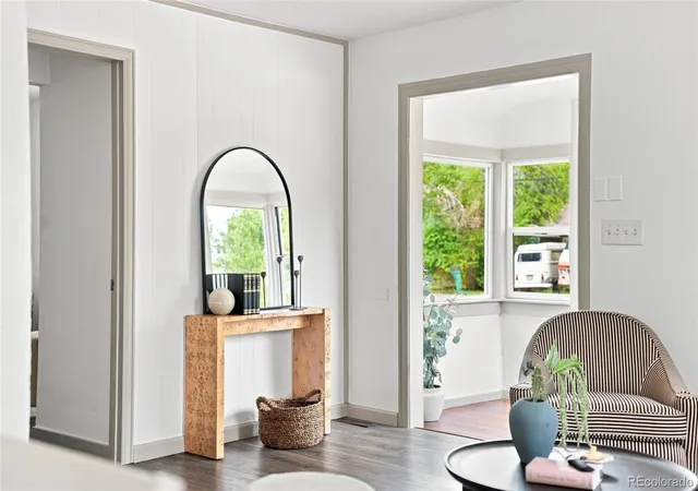 Photo 3 of Single family home for sale at 1265 Urban St, Lakewood, CO 80401 | MLS# 4104250 | Listing updated on 2026-10-01