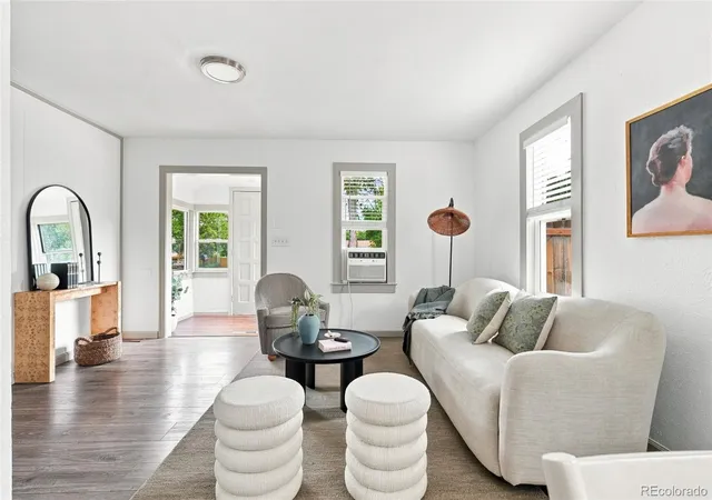 Photo 3 of Single family home for sale at 1265 Urban St, Lakewood, CO 80401 | MLS# 4104250 | Listing updated on 2026-10-01