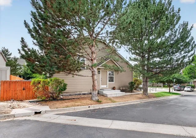 1st image of 1232 S Waco St #A, Aurora, CO 80017 | MLS# 5550360