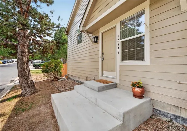 image of 1232 S Waco St #A, Aurora, CO 80017 | MLS# 5550360