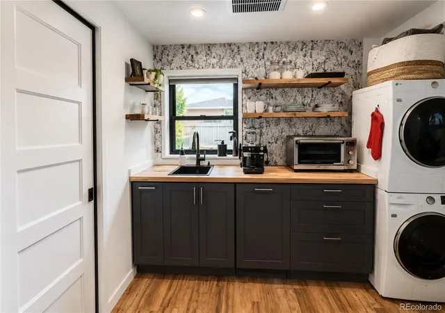 image of 680 Loveland St, Golden, CO 80401 | MLS# 5481040