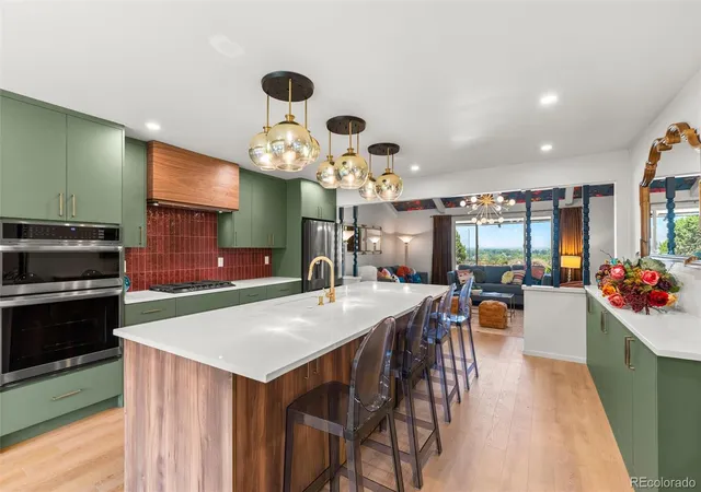 Photo 4 of Single family home for sale at 2625 Vivian St, Lakewood, CO 80215 | MLS# 1928322 | Listing updated on 2026-09-24