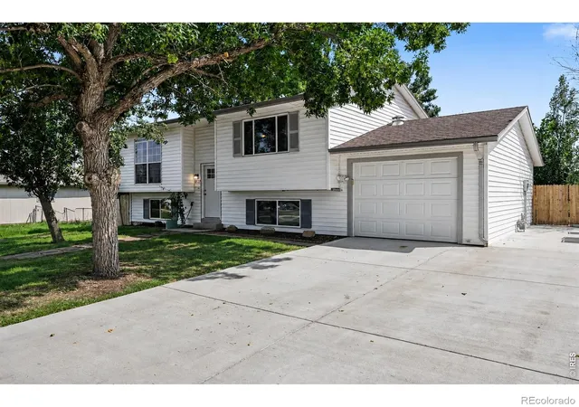 Photo 1 of Single family home for sale at 2421 W Plum St, Fort Collins, CO 80521 | MLS# IR1065891 | Listing updated on 2026-10-10