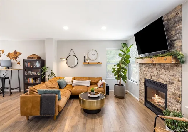 Photo 2 of Single family home for sale at 9876 Aftonwood St, Highlands Ranch, CO 80126 | MLS# 3717221 | Listing updated on 2026-09-29